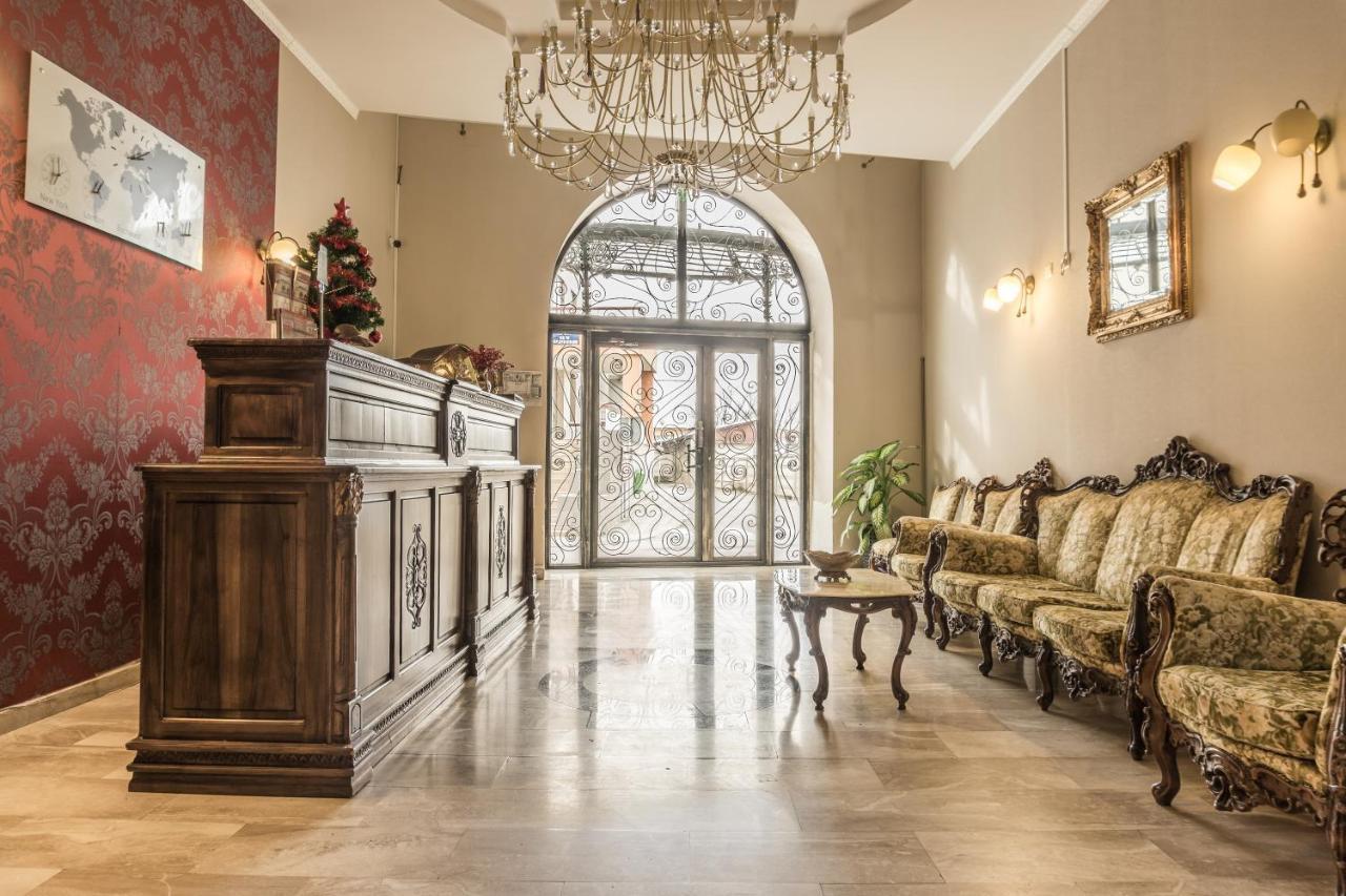 Hotel Ferdinand Хацег Екстер'єр фото