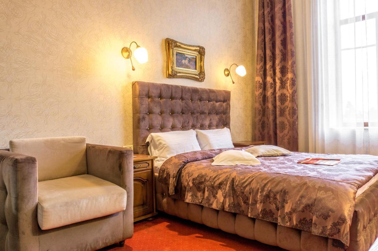 Hotel Ferdinand Хацег Екстер'єр фото