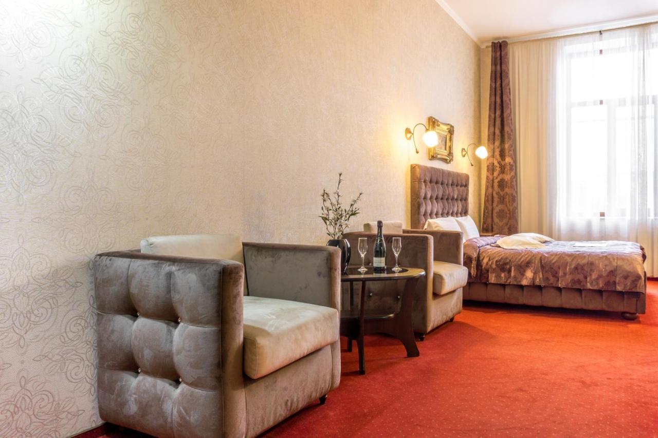 Hotel Ferdinand Хацег Екстер'єр фото