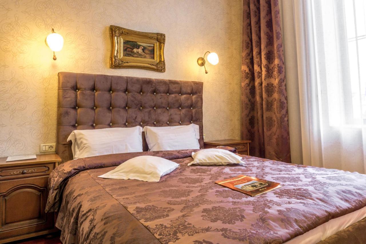 Hotel Ferdinand Хацег Екстер'єр фото
