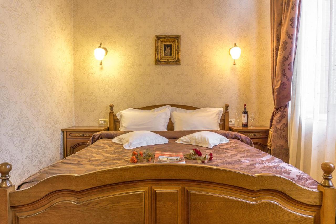 Hotel Ferdinand Хацег Екстер'єр фото