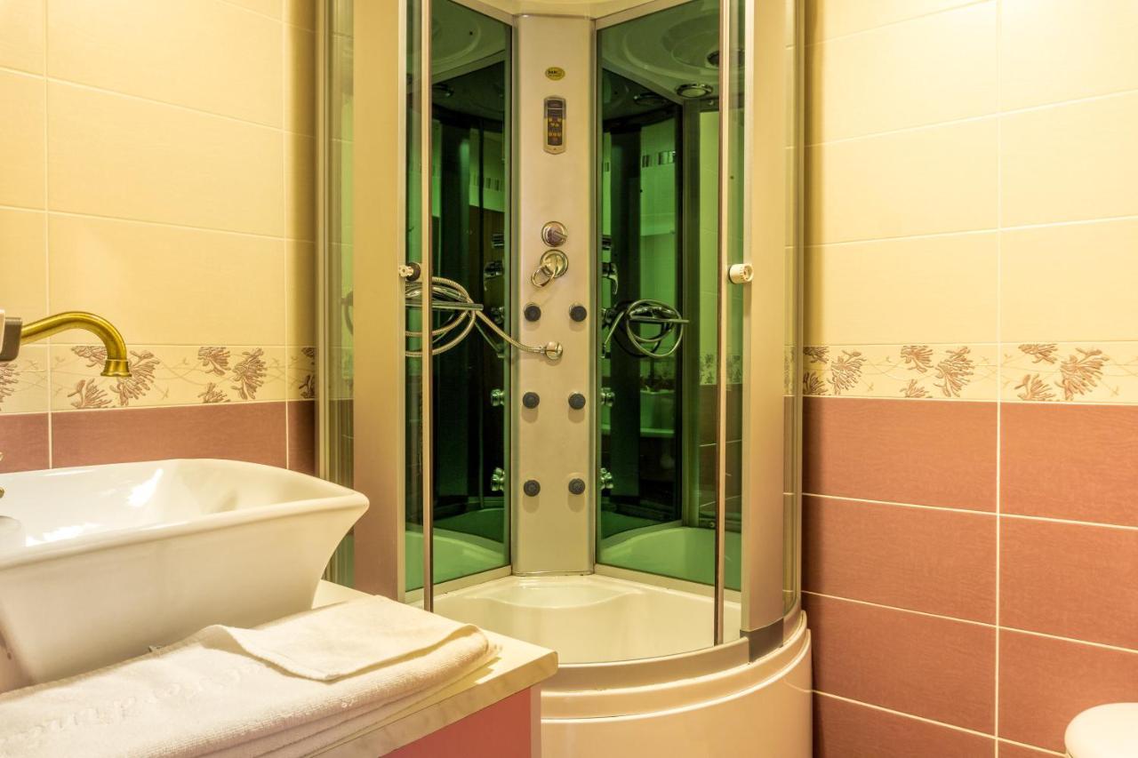 Hotel Ferdinand Хацег Екстер'єр фото