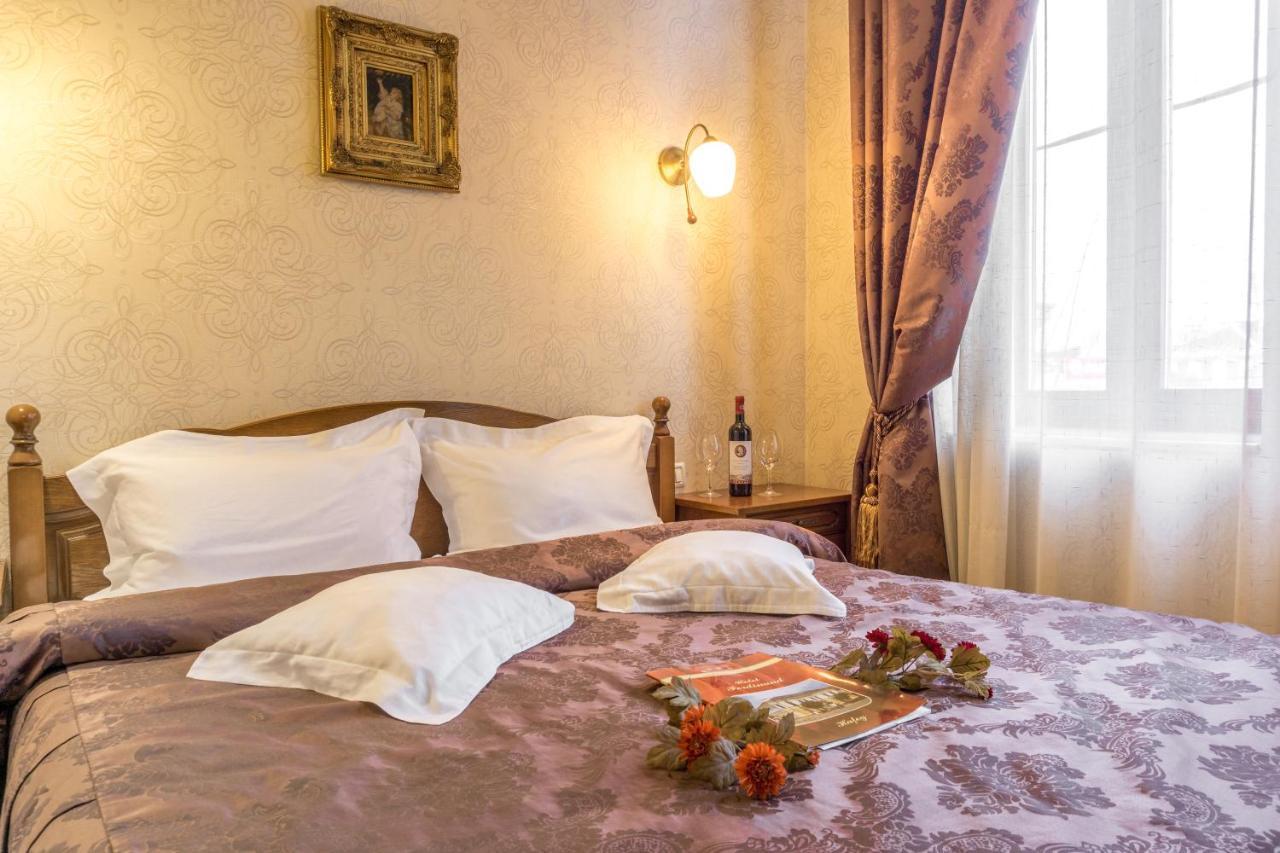 Hotel Ferdinand Хацег Екстер'єр фото
