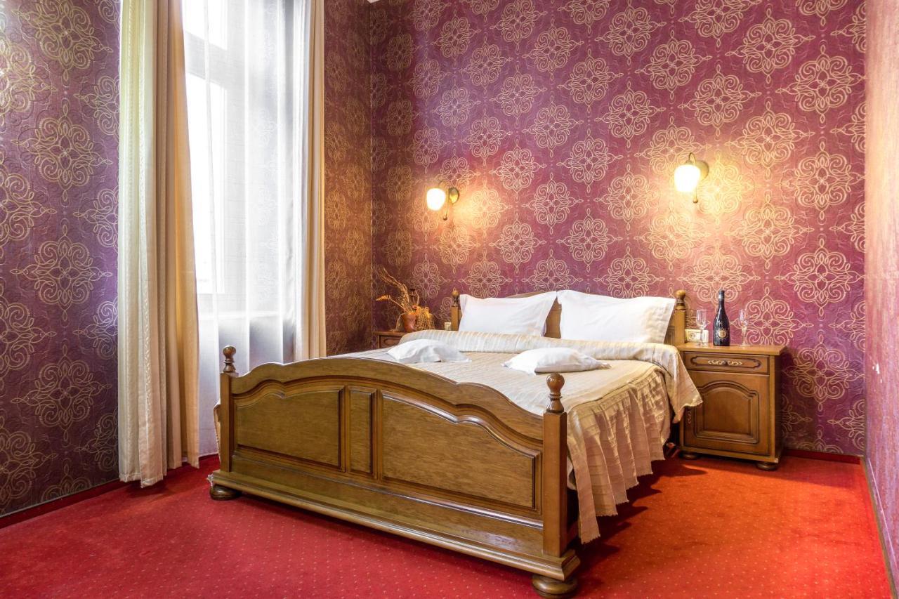 Hotel Ferdinand Хацег Екстер'єр фото