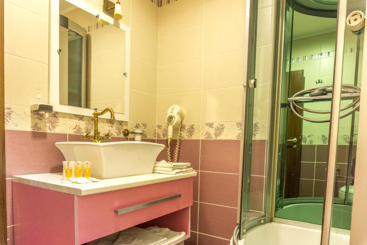 Hotel Ferdinand Хацег Екстер'єр фото