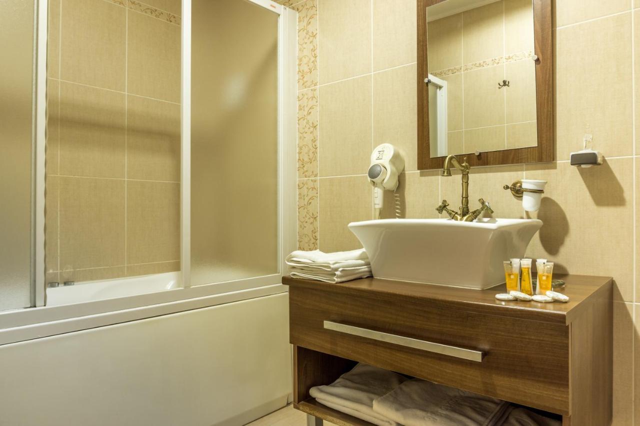 Hotel Ferdinand Хацег Екстер'єр фото