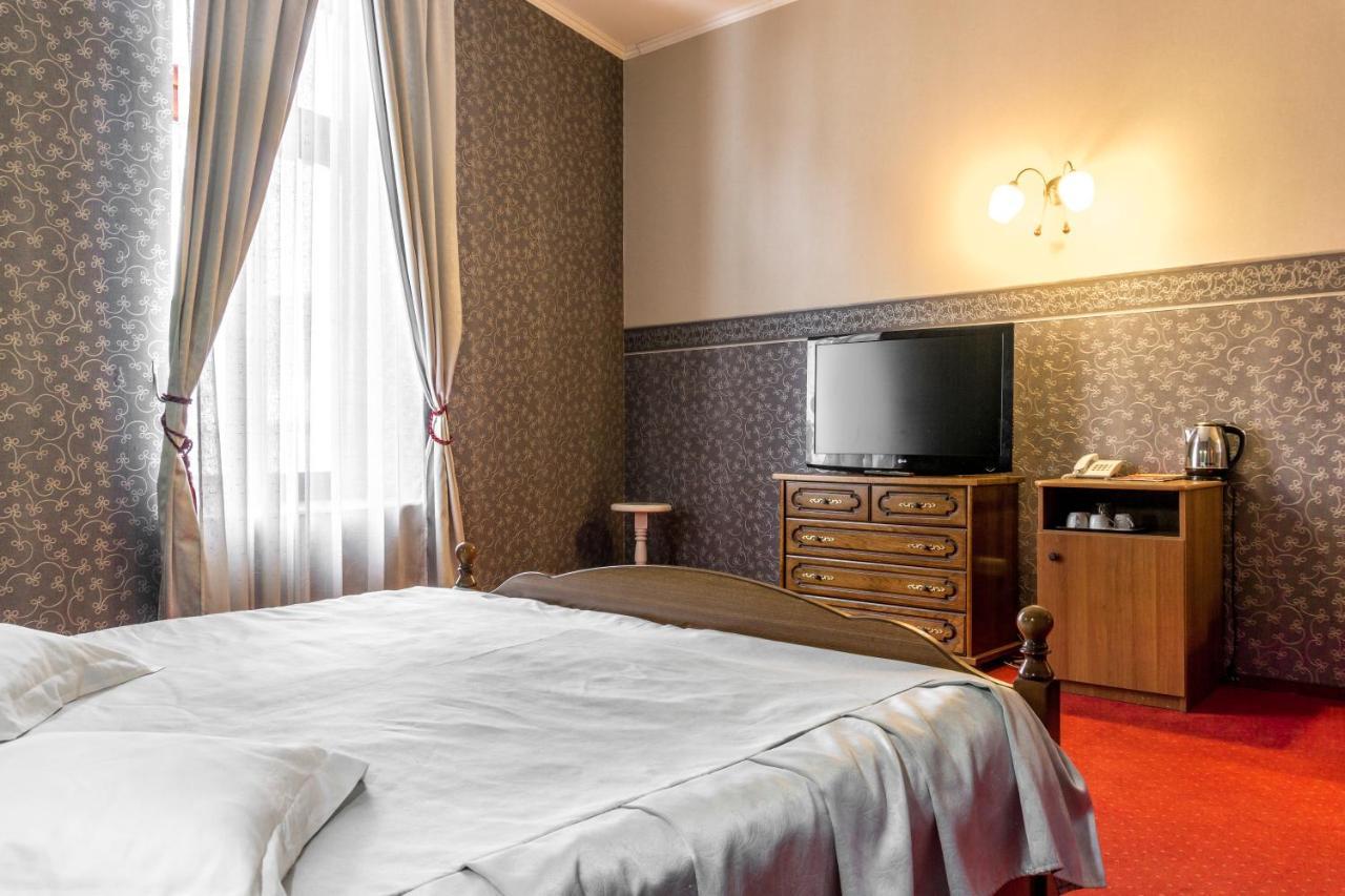 Hotel Ferdinand Хацег Екстер'єр фото