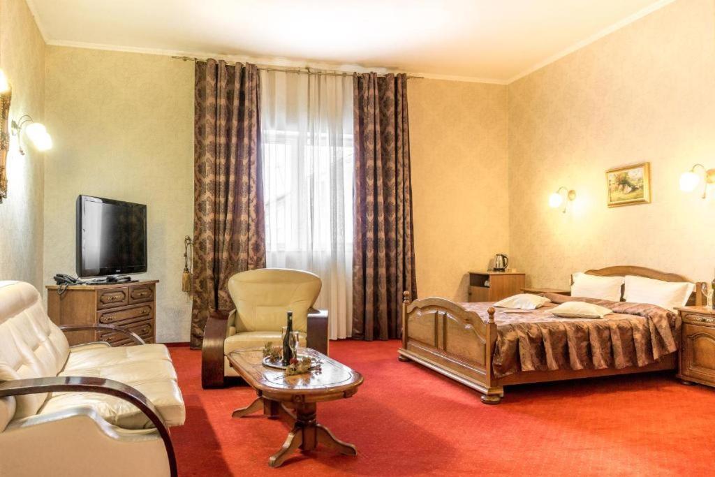 Hotel Ferdinand Хацег Екстер'єр фото